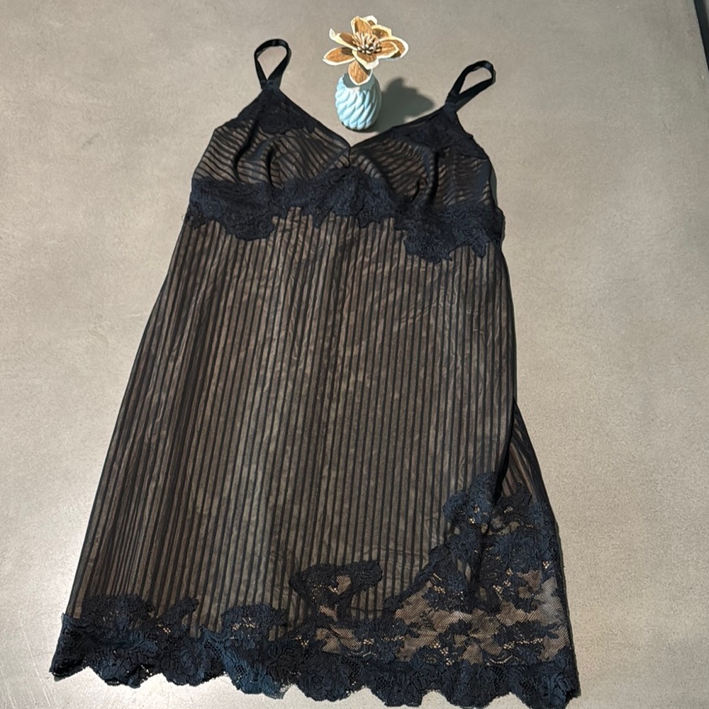 Soma Elegant Black Lace Chemise